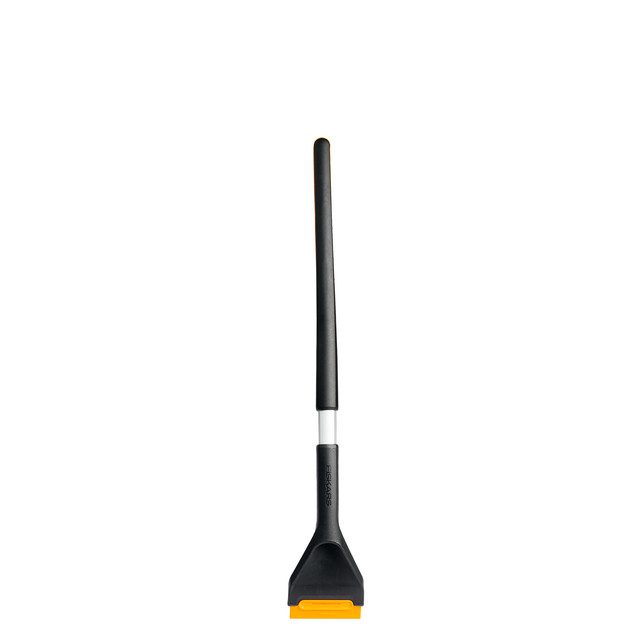 Щетка-скребок короткая Fiskars Plus (1078495)