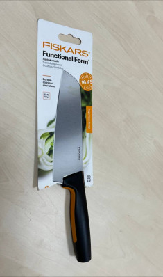 Ніж Santoku Fiskars Functional Form 1057536_U (уцінка)